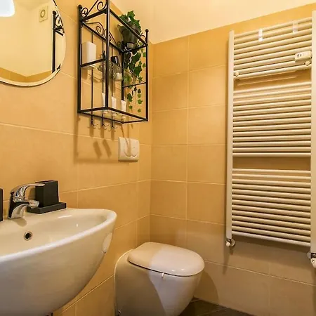 Διαμέρισμα Exclusive & Strategic 2-bedroom Apartment, 50m From M4 Μιλάνο