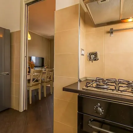 Exclusive & Strategic 2-bedroom Apartment, 50m From M4 Μιλάνο