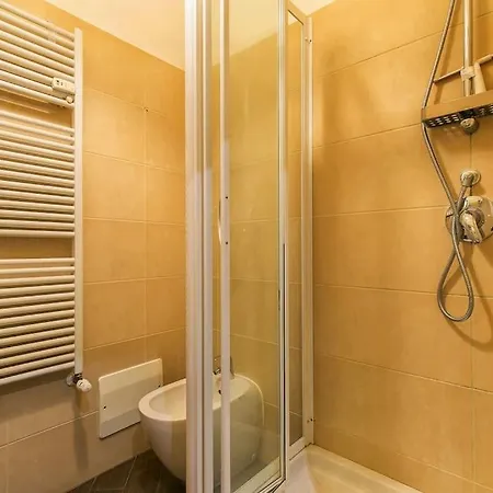 Exclusive & Strategic 2-bedroom Apartment, 50m From M4 Μιλάνο